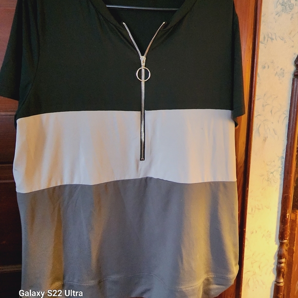 Top - Picture 3 of 3